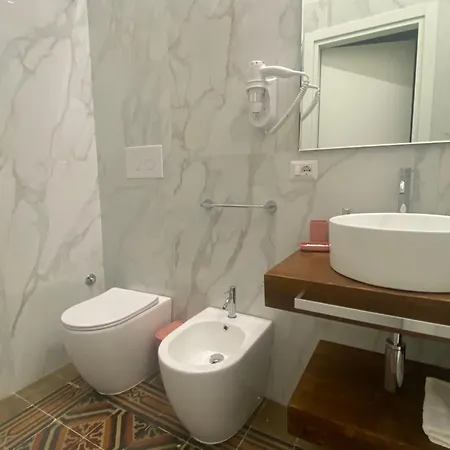 Helios Bed & Breakfast 3*